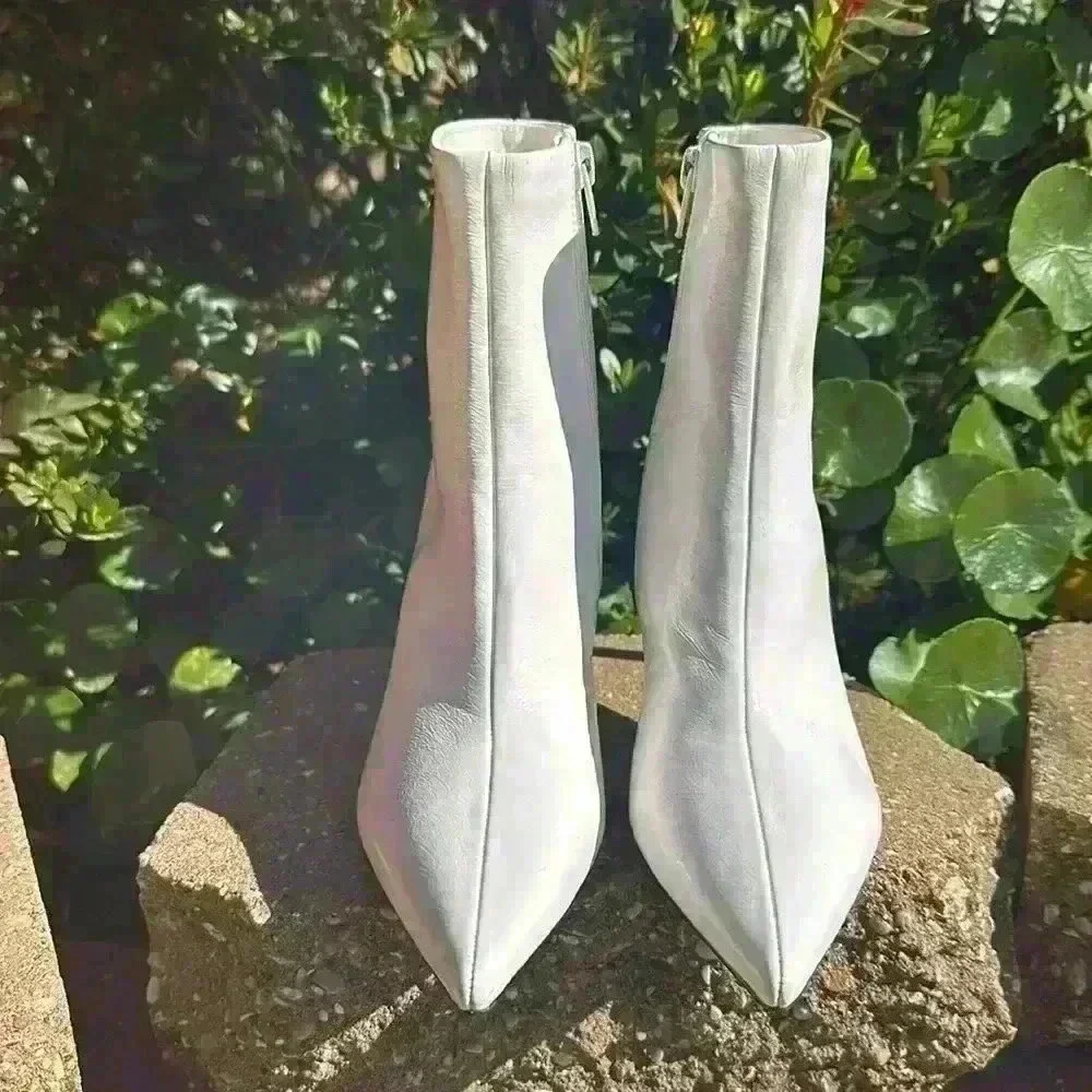 Jeffrey Campbell women’s daring vegan pointed toe booties size 5.5